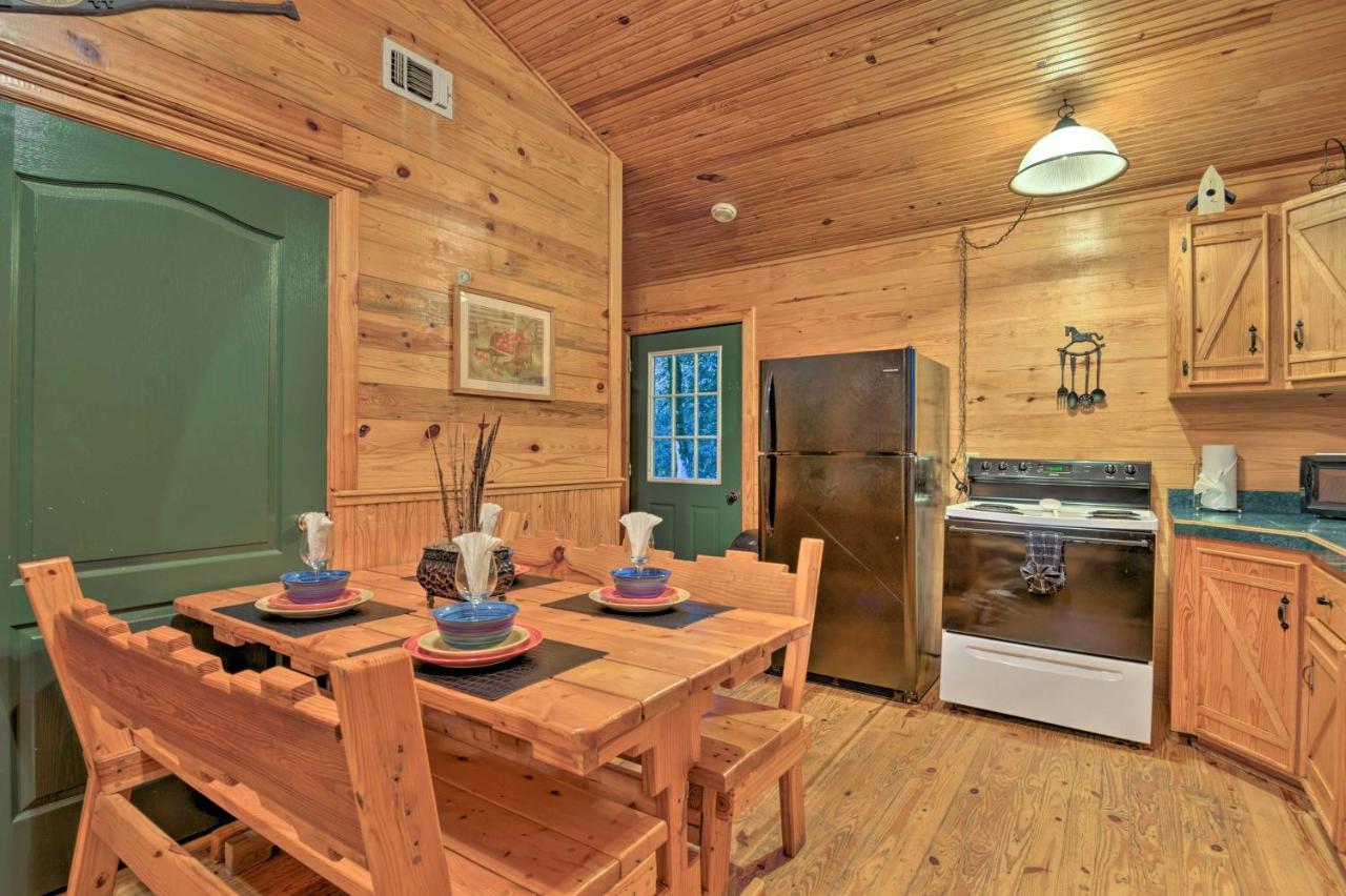 Hochatown Hideaway With Hot Tub, Grill And Fire Pit! Villa Stephens Gap Eksteriør bilde