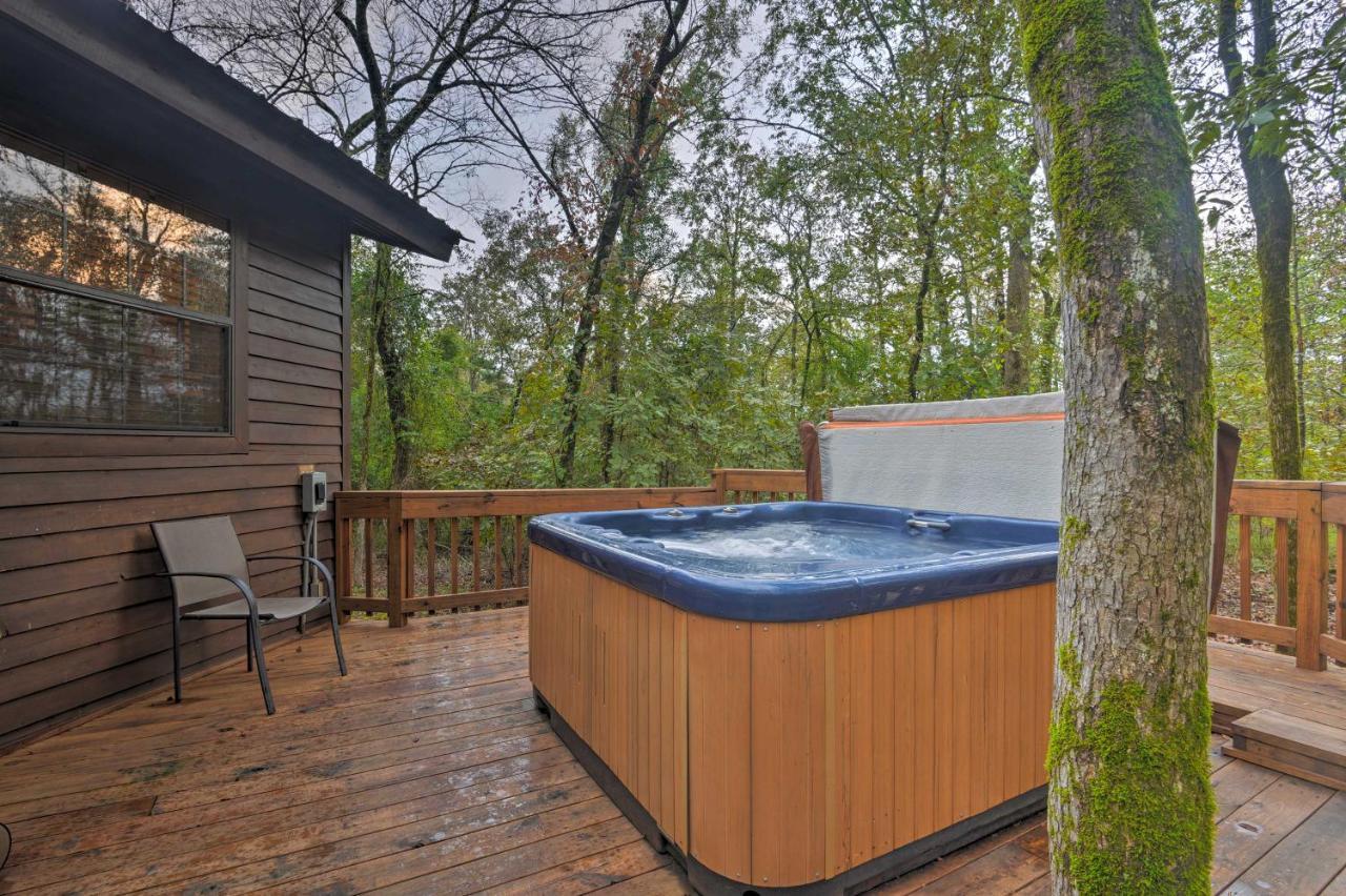 Hochatown Hideaway With Hot Tub, Grill And Fire Pit! Villa Stephens Gap Eksteriør bilde