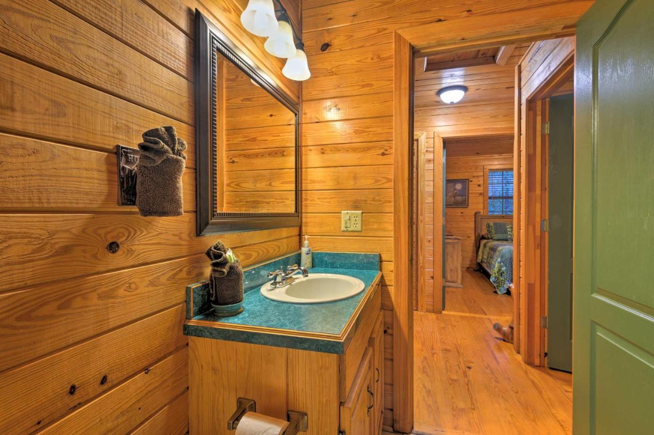 Hochatown Hideaway With Hot Tub, Grill And Fire Pit! Villa Stephens Gap Eksteriør bilde