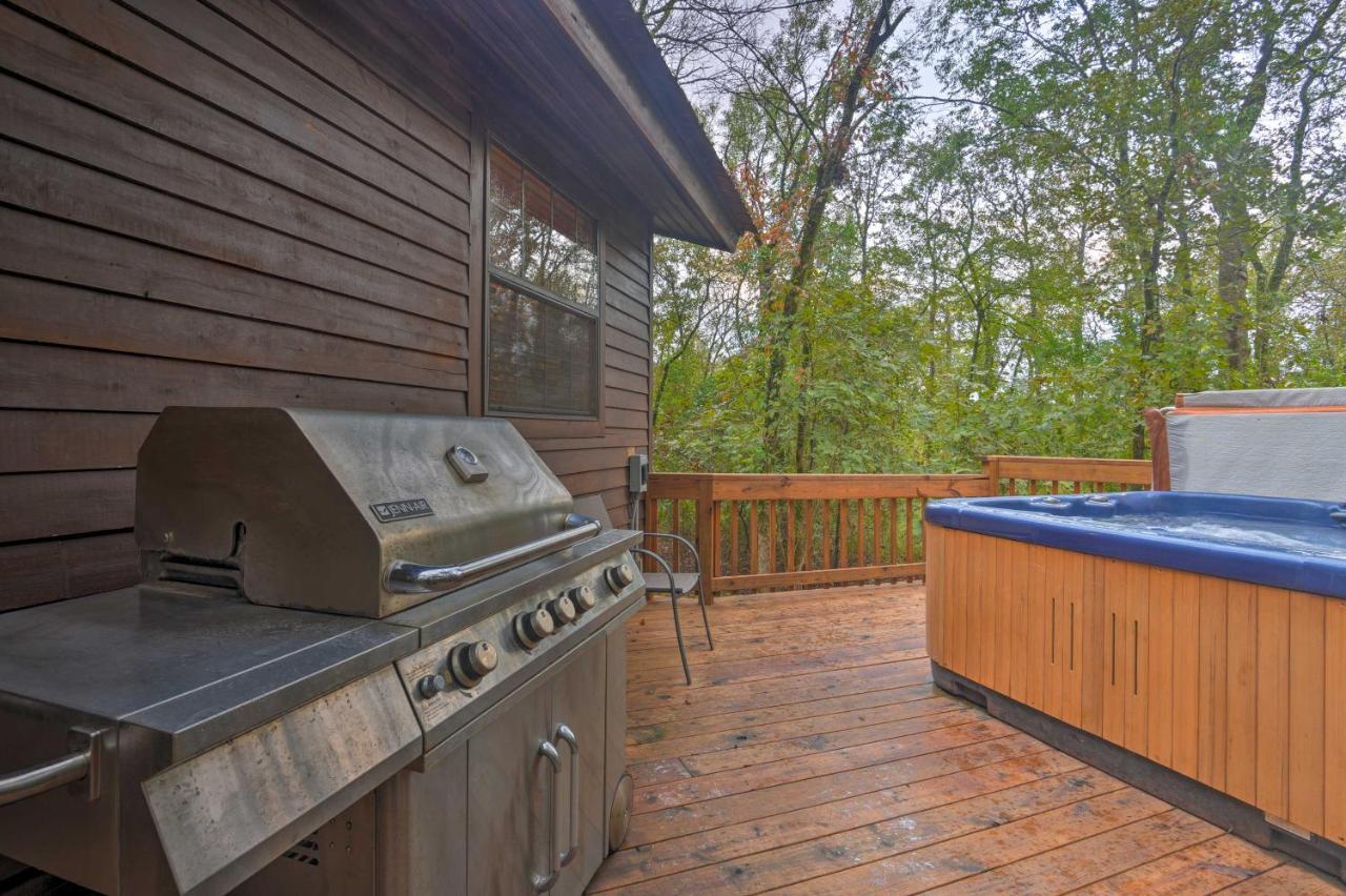 Hochatown Hideaway With Hot Tub, Grill And Fire Pit! Villa Stephens Gap Eksteriør bilde